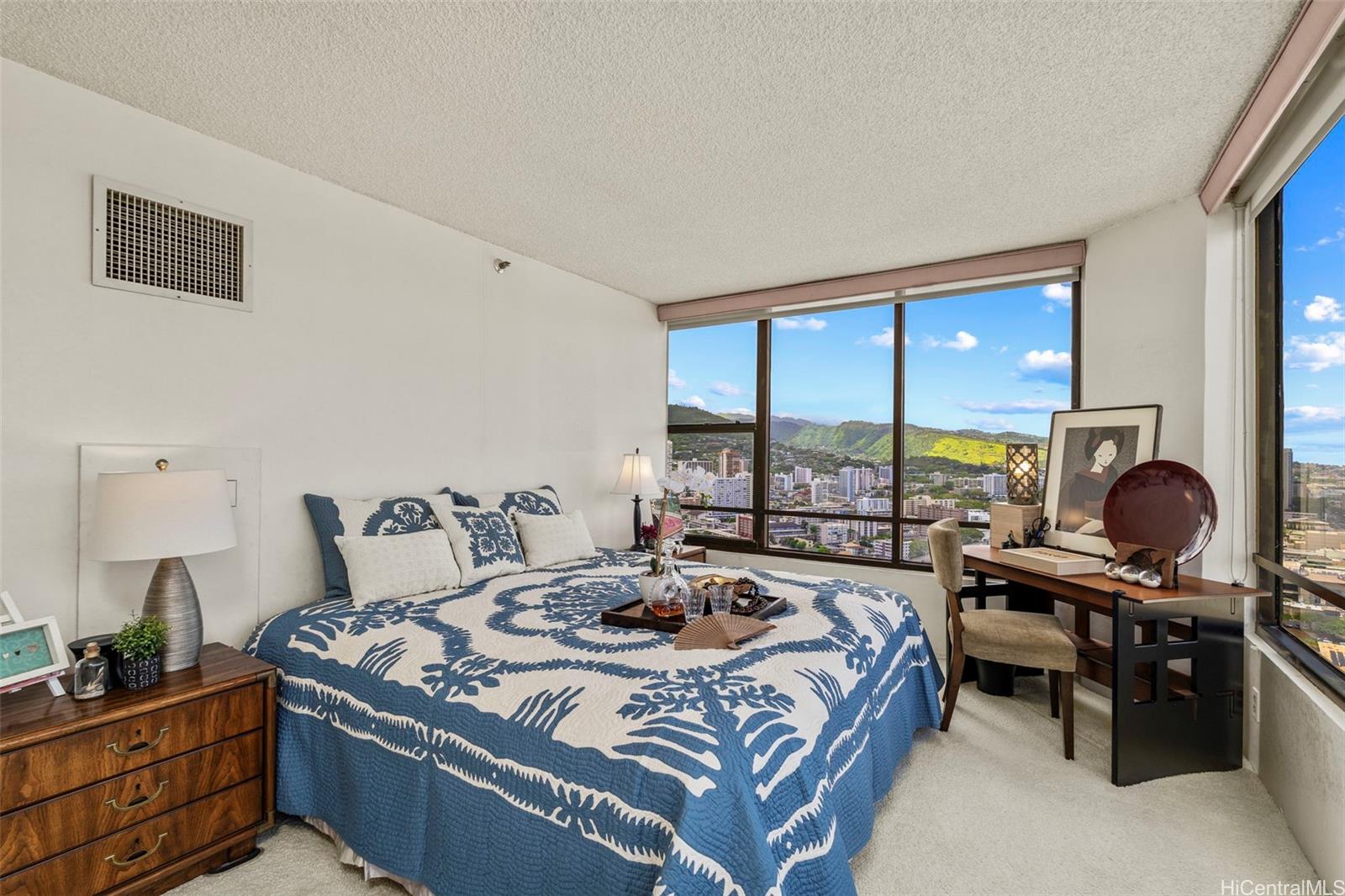 Admiral Thomas Apts condo # 3205, Honolulu, Hawaii - photo 13 of 25