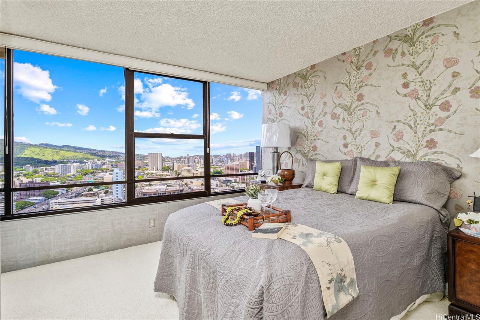 Admiral Thomas Apts condo # 3205, Honolulu, Hawaii - photo 15 of 25