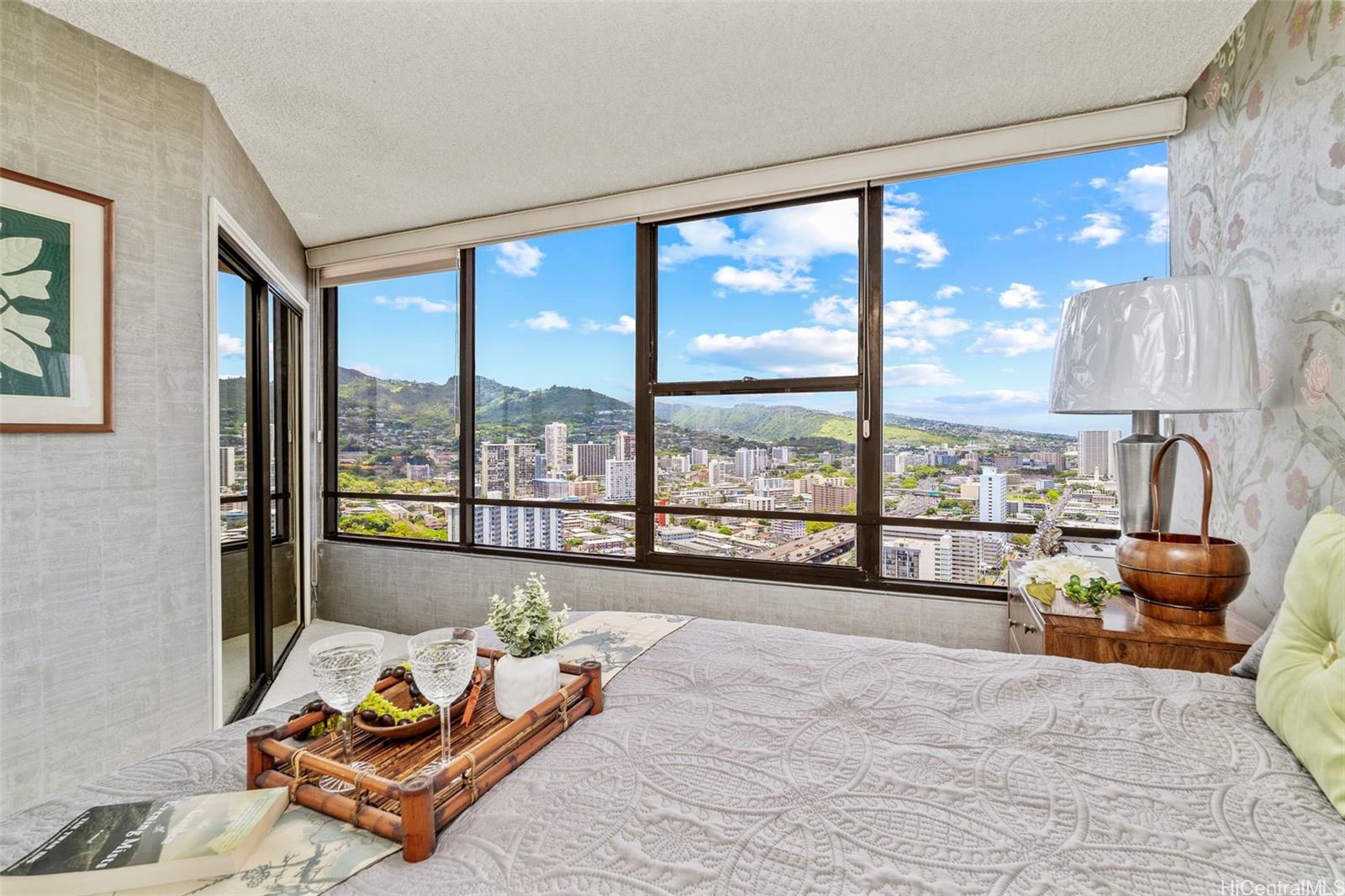 Admiral Thomas Apts condo # 3205, Honolulu, Hawaii - photo 16 of 25