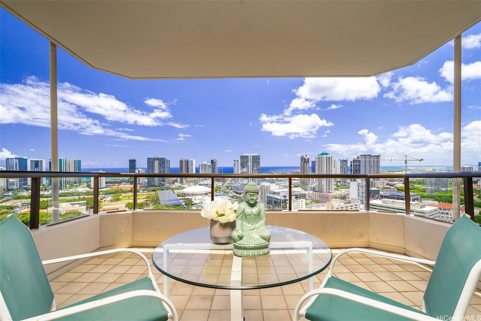 Admiral Thomas Apts condo # 3205, Honolulu, Hawaii - photo 3 of 25