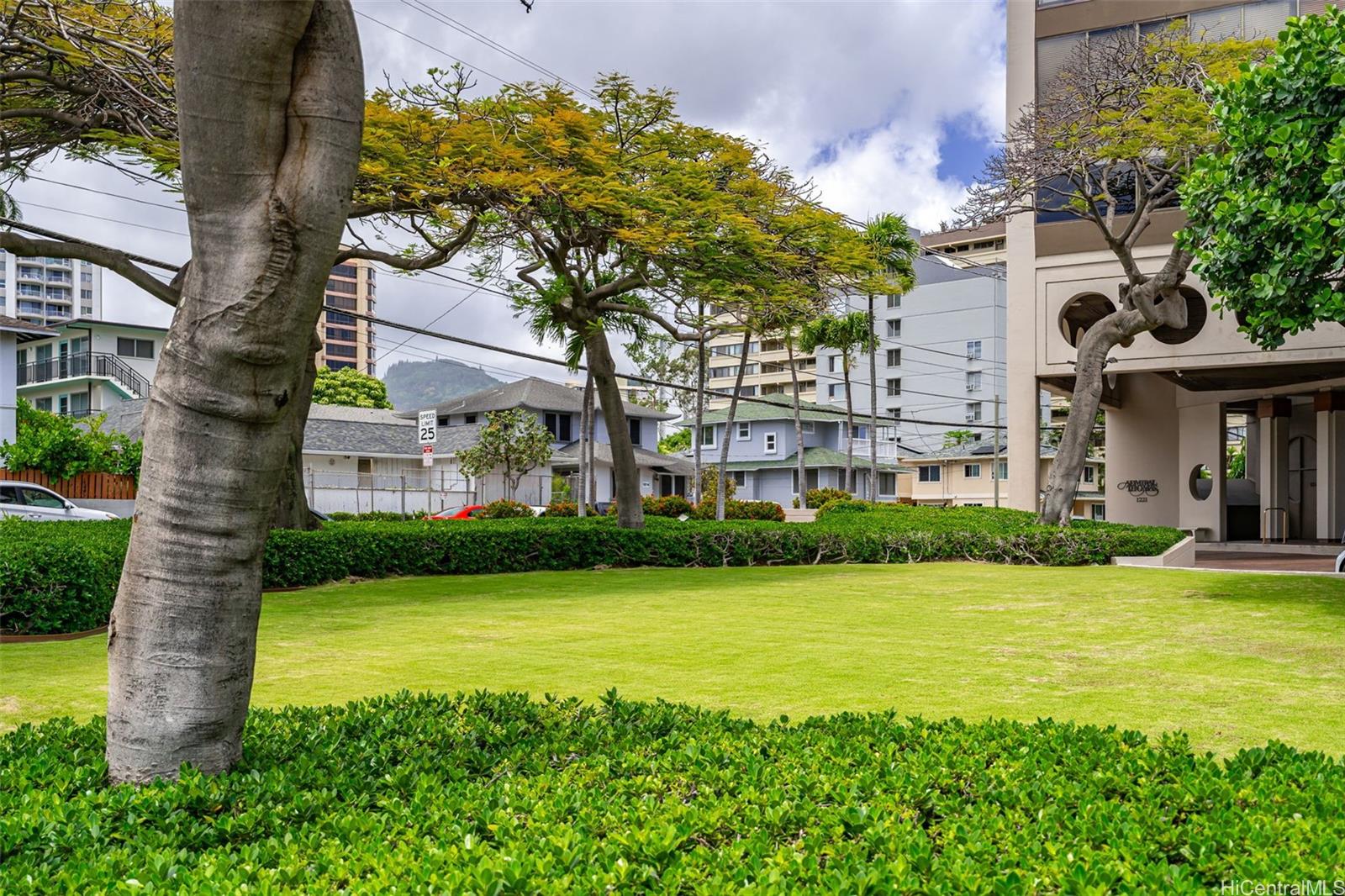 Admiral Thomas Apts condo # 3205, Honolulu, Hawaii - photo 23 of 25