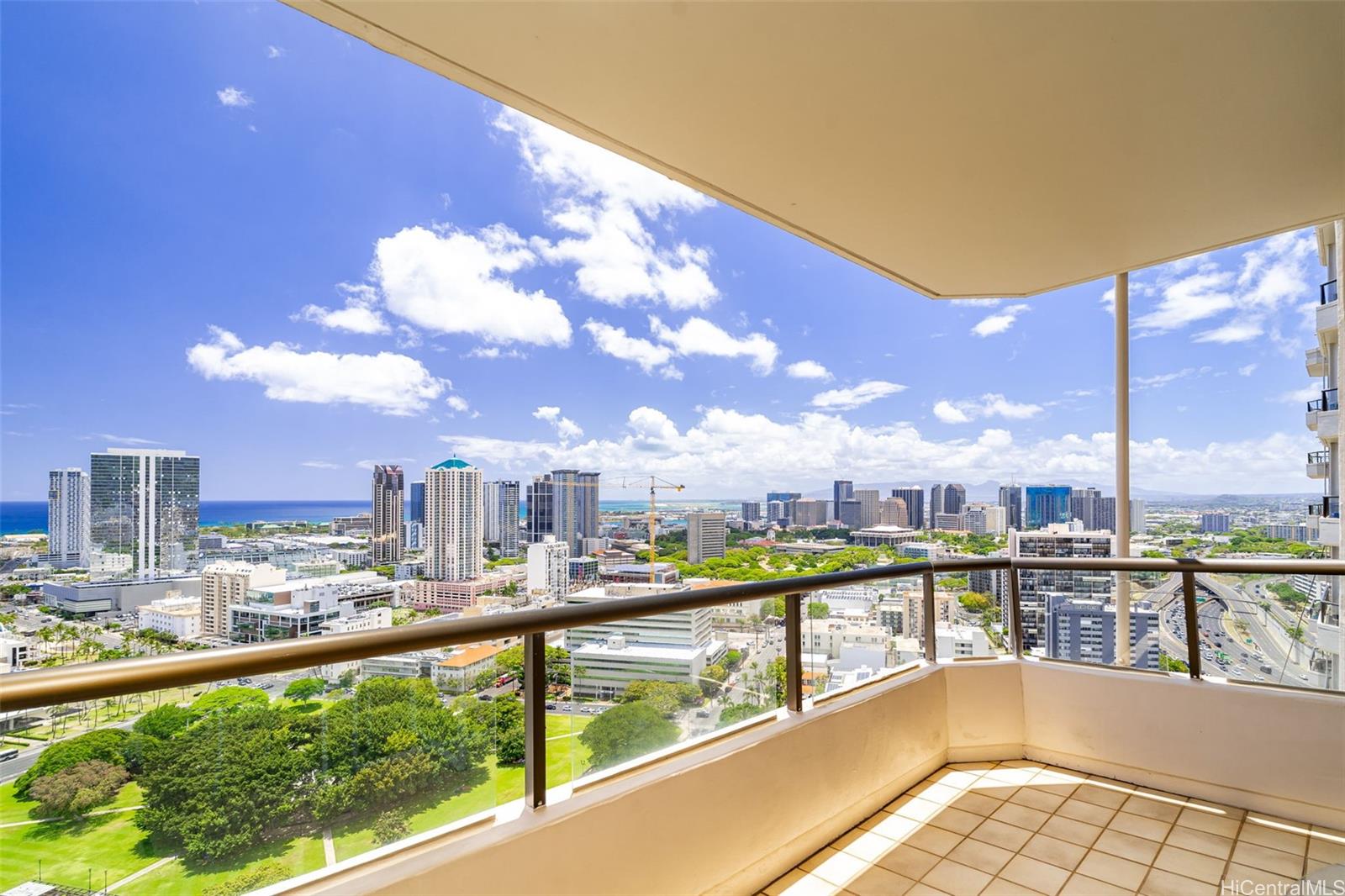 Admiral Thomas Apts condo # 3205, Honolulu, Hawaii - photo 6 of 25