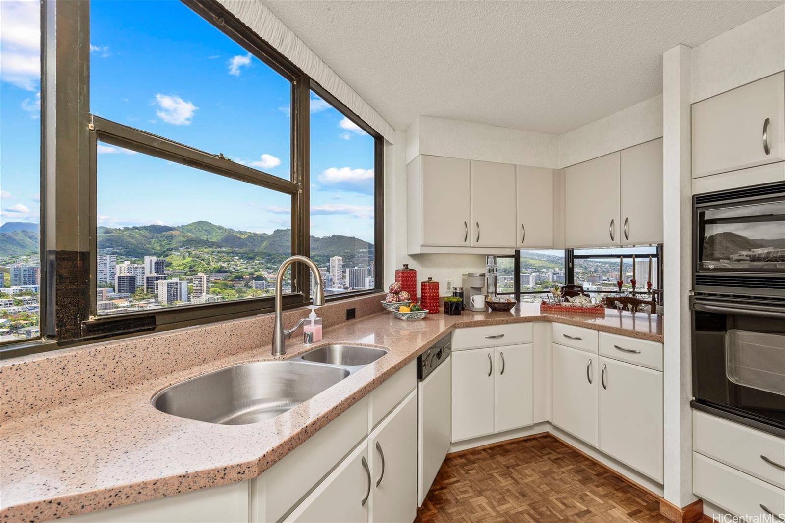 Admiral Thomas Apts condo # 3205, Honolulu, Hawaii - photo 9 of 25