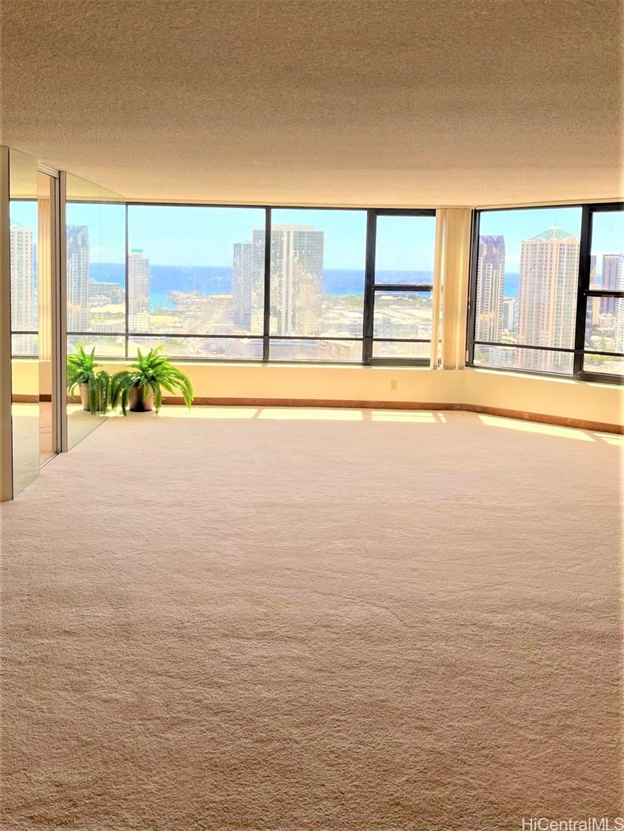 1221 Victoria Street Honolulu - Rental - photo 2 of 7