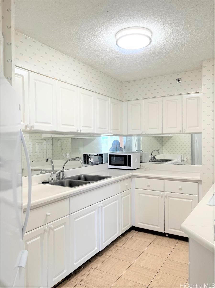 1221 Victoria Street Honolulu - Rental - photo 3 of 7