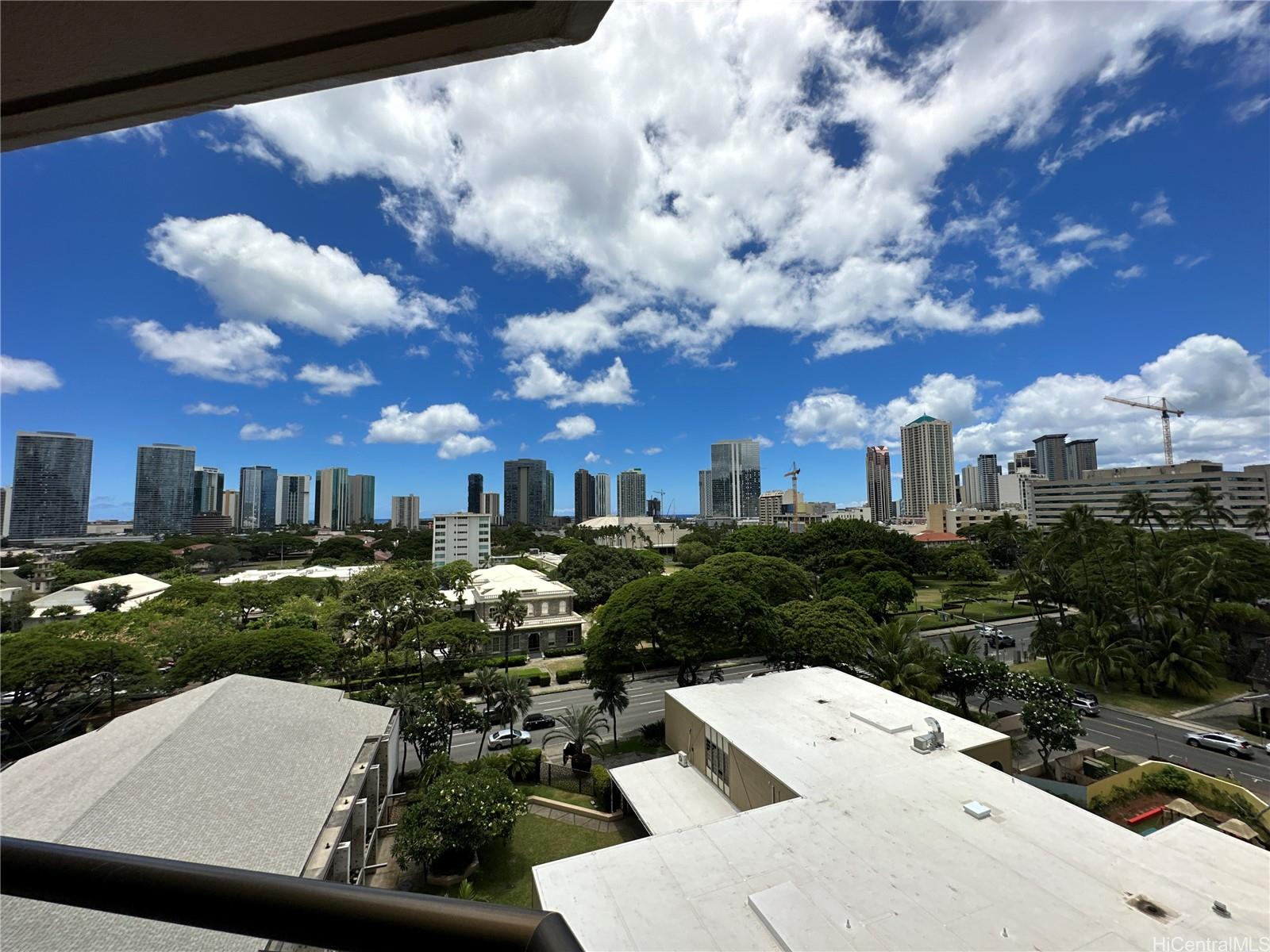 Admiral Thomas Apts condo # 804, Honolulu, Hawaii - photo 5 of 7