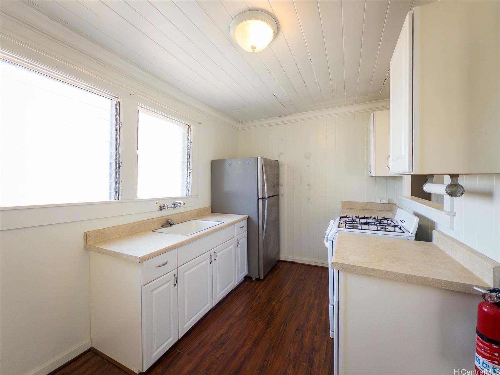 1222 15th Ave Honolulu - Multi-family - photo 15 of 22