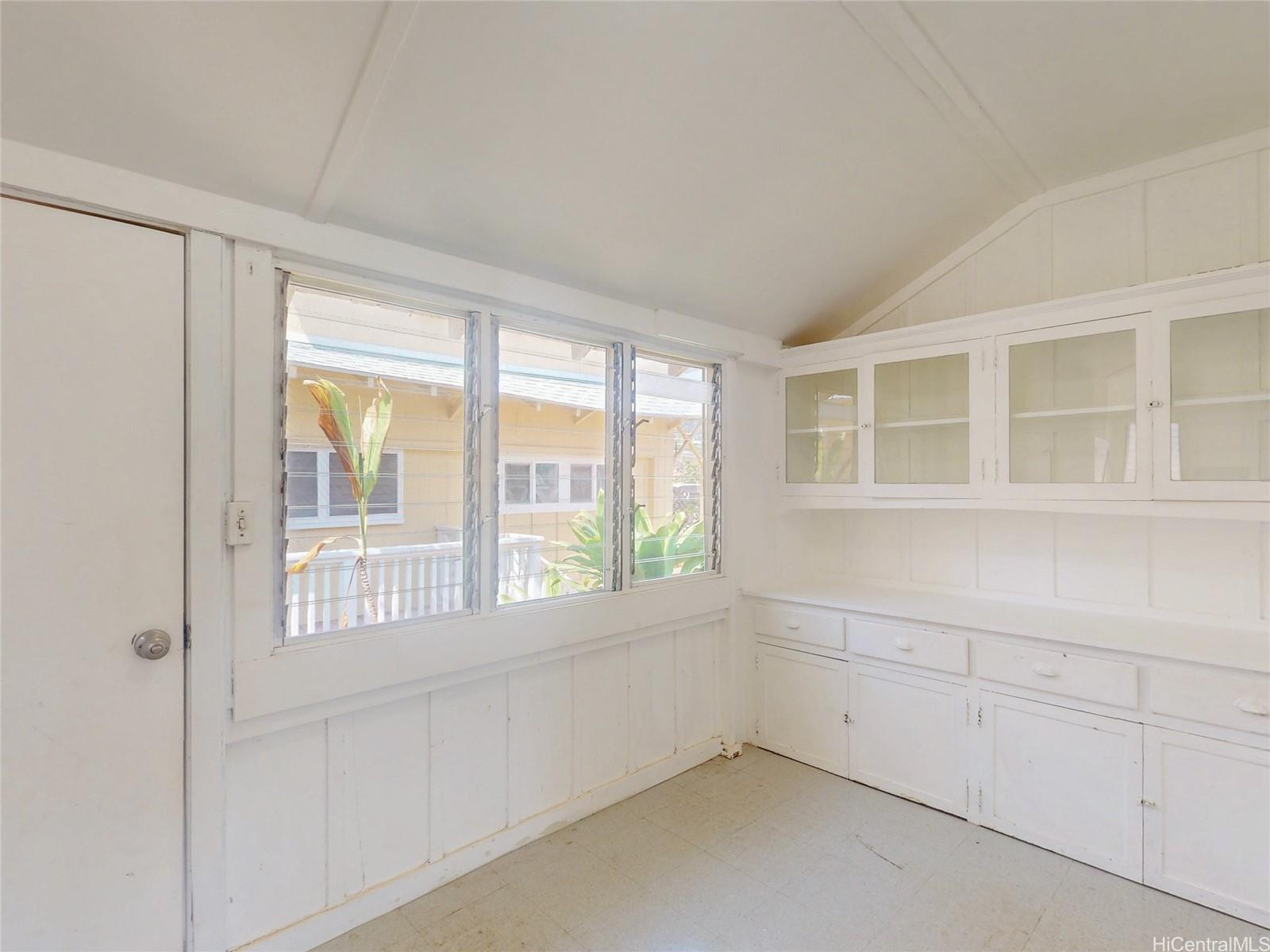 1222 15th Ave Honolulu - Multi-family - photo 7 of 22