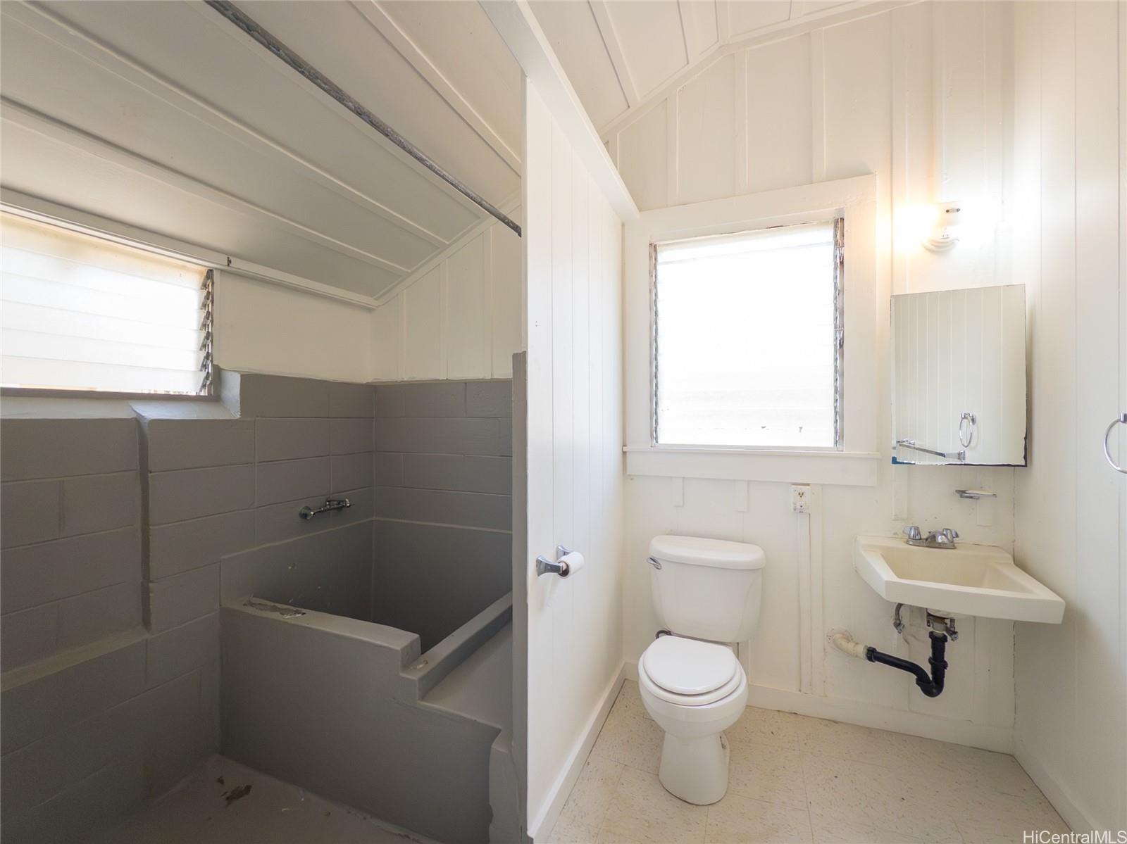 1222 15th Ave Honolulu - Multi-family - photo 9 of 22