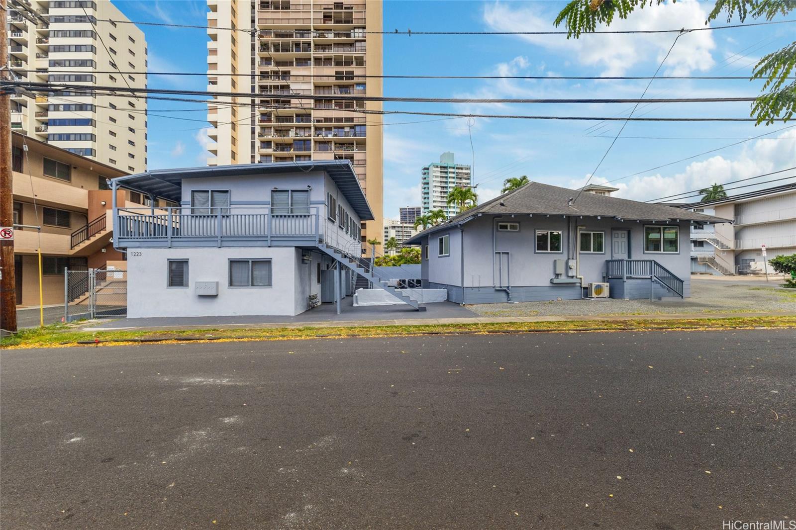 1223 Wilder Ave Honolulu - Multi-family - photo 2 of 25