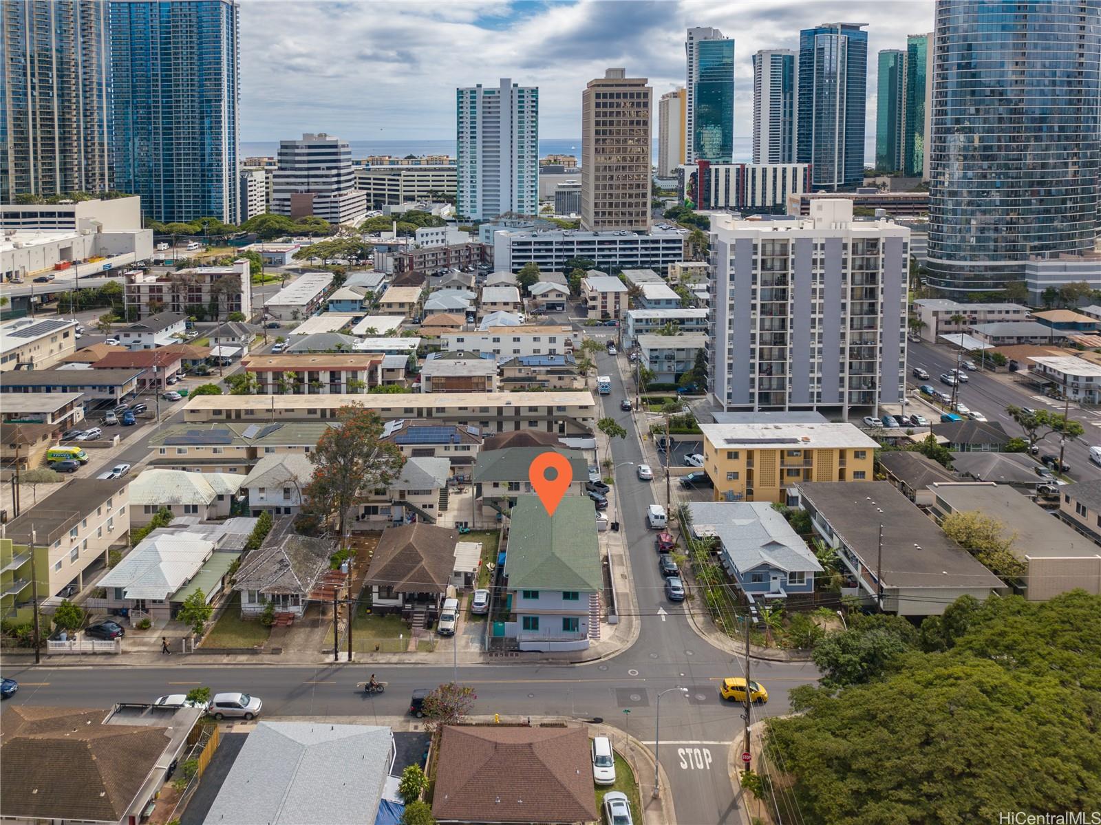 1225 Rycroft St Honolulu - Multi-family - photo 3 of 12