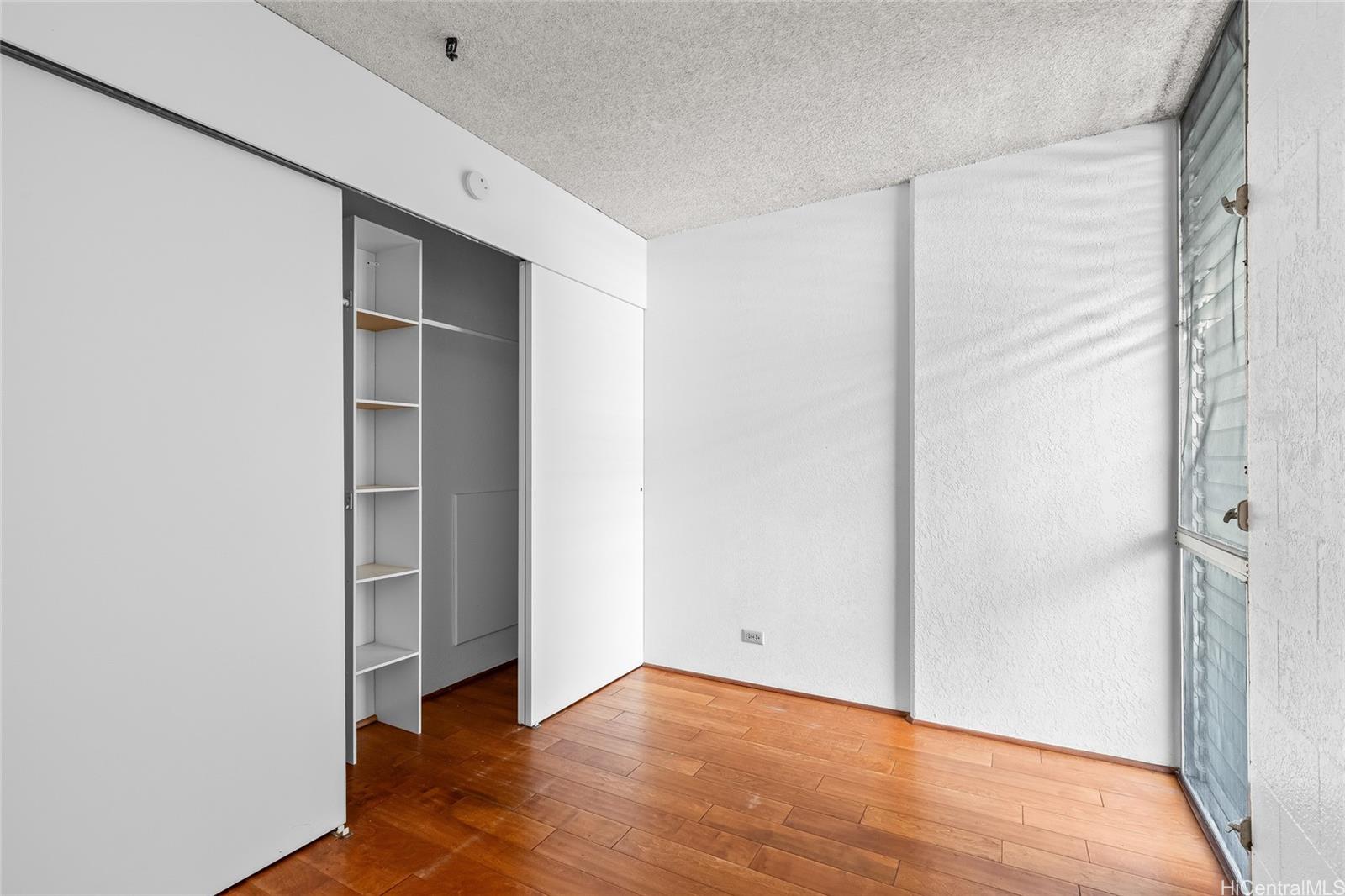 Alexander Towers condo # 1403, Honolulu, Hawaii - photo 11 of 22