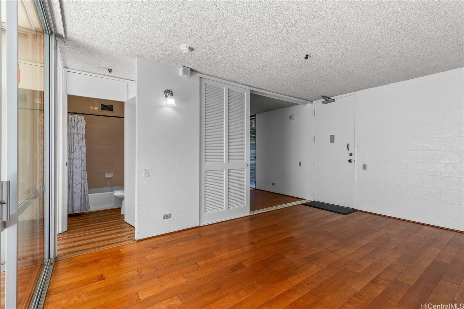 Alexander Towers condo # 1403, Honolulu, Hawaii - photo 10 of 22