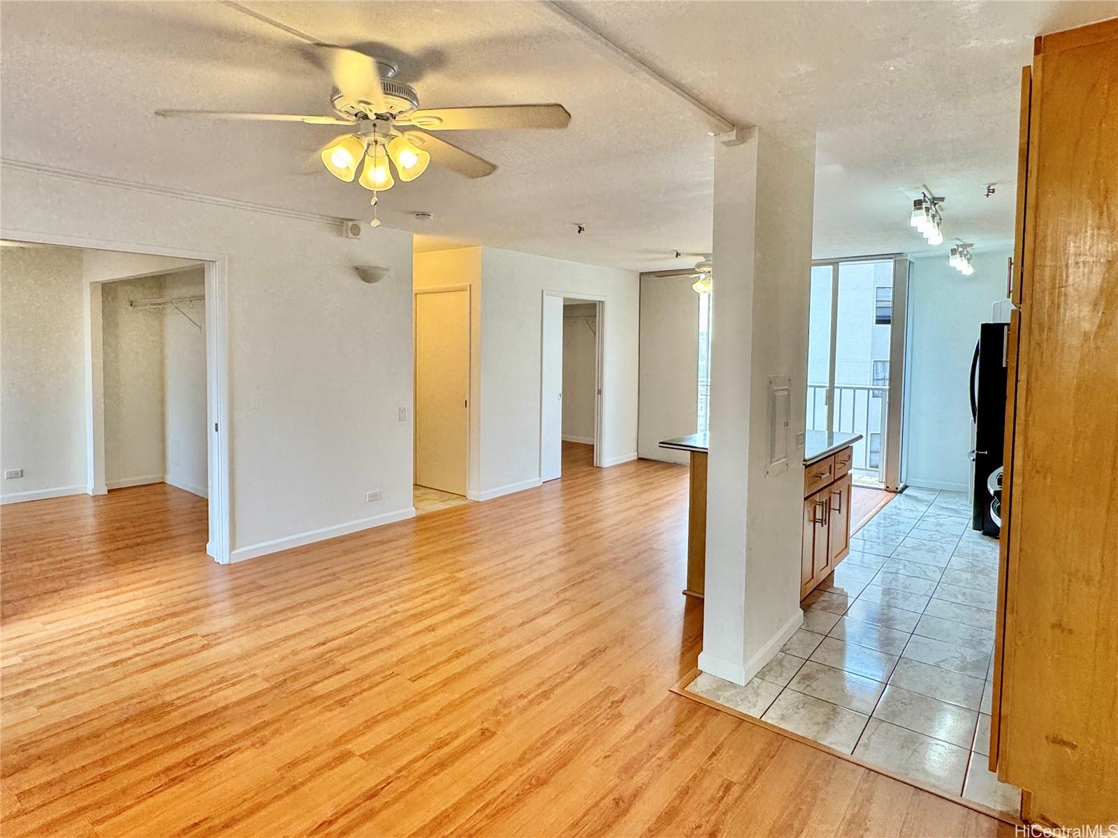 Alexander Towers condo # 1502, Honolulu, Hawaii - photo 4 of 13