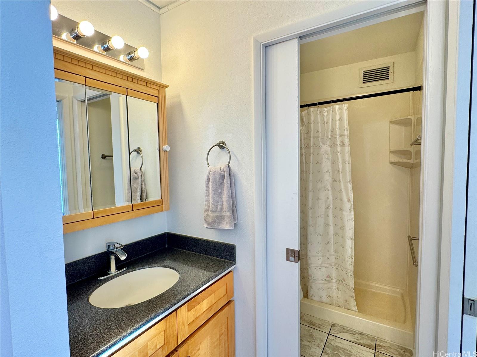 Alexander Towers condo # 1502, Honolulu, Hawaii - photo 7 of 14