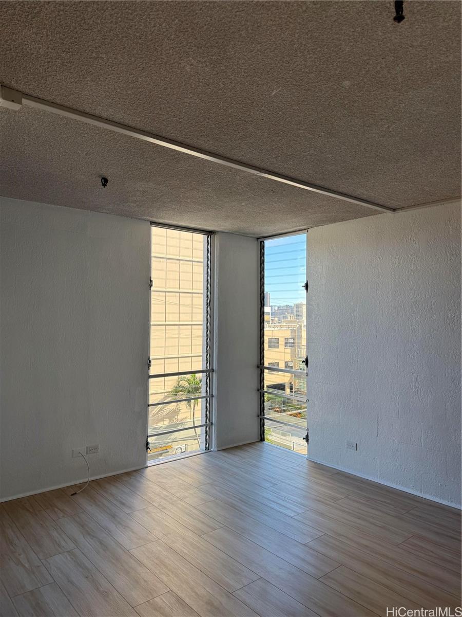 Alexander Towers condo # 505, Honolulu, Hawaii - photo 5 of 24