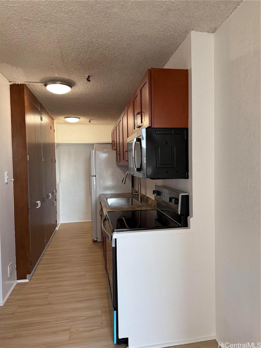 Alexander Towers condo # 505, Honolulu, Hawaii - photo 8 of 24