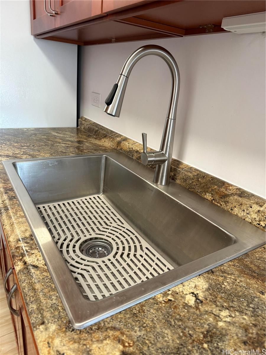 Alexander Towers condo # 505, Honolulu, Hawaii - photo 10 of 24