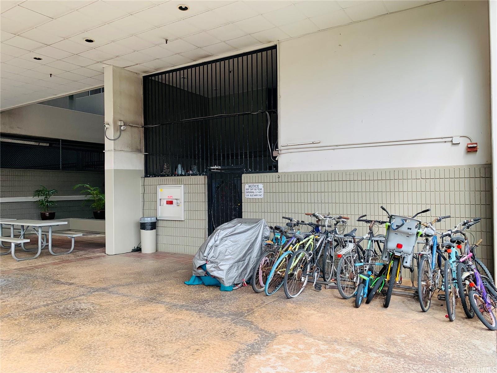 Alexander Towers condo # 703, Honolulu, Hawaii - photo 19 of 21
