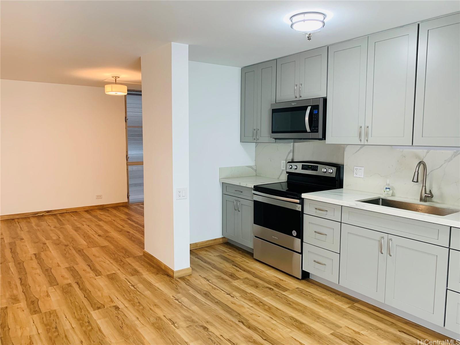 Alexander Towers condo # 703, Honolulu, Hawaii - photo 4 of 21