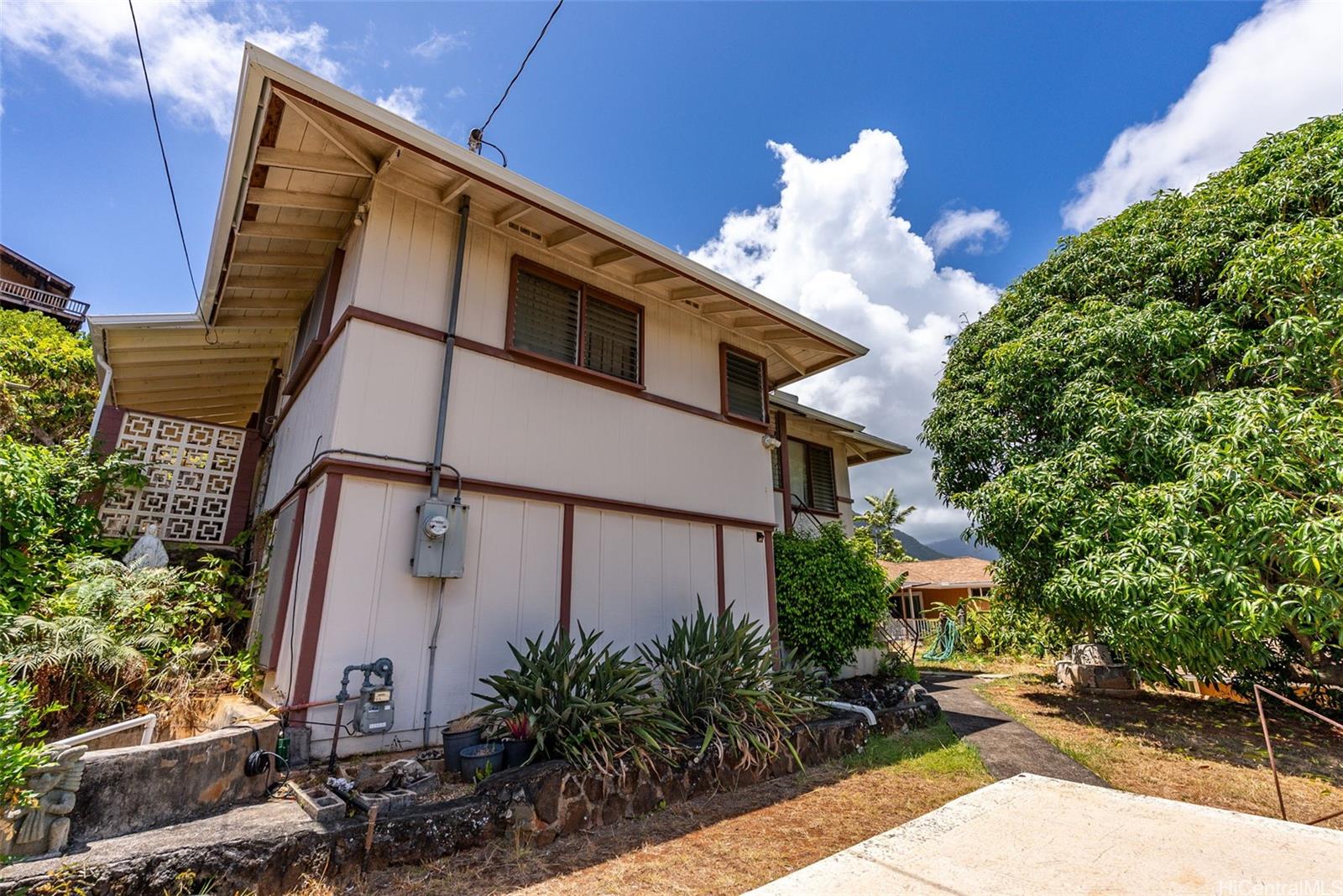 1227  Mowai Street Keolu Hills, Kailua home - photo 2 of 20