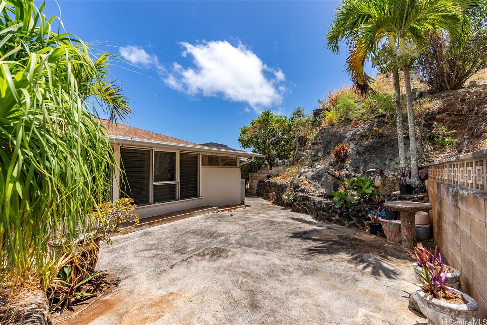 1227  Mowai Street Keolu Hills, Kailua home - photo 7 of 20