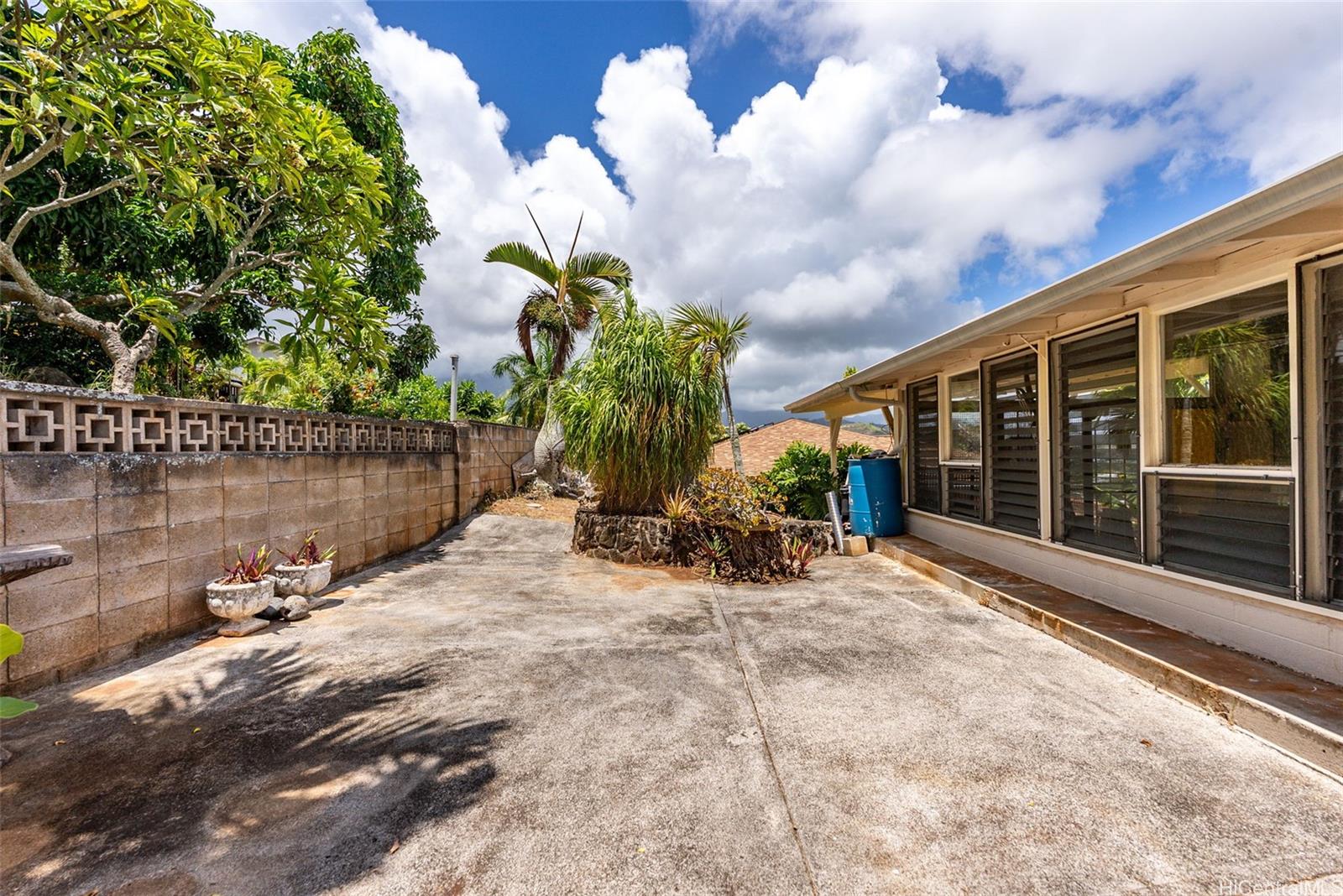 1227  Mowai Street Keolu Hills, Kailua home - photo 8 of 20