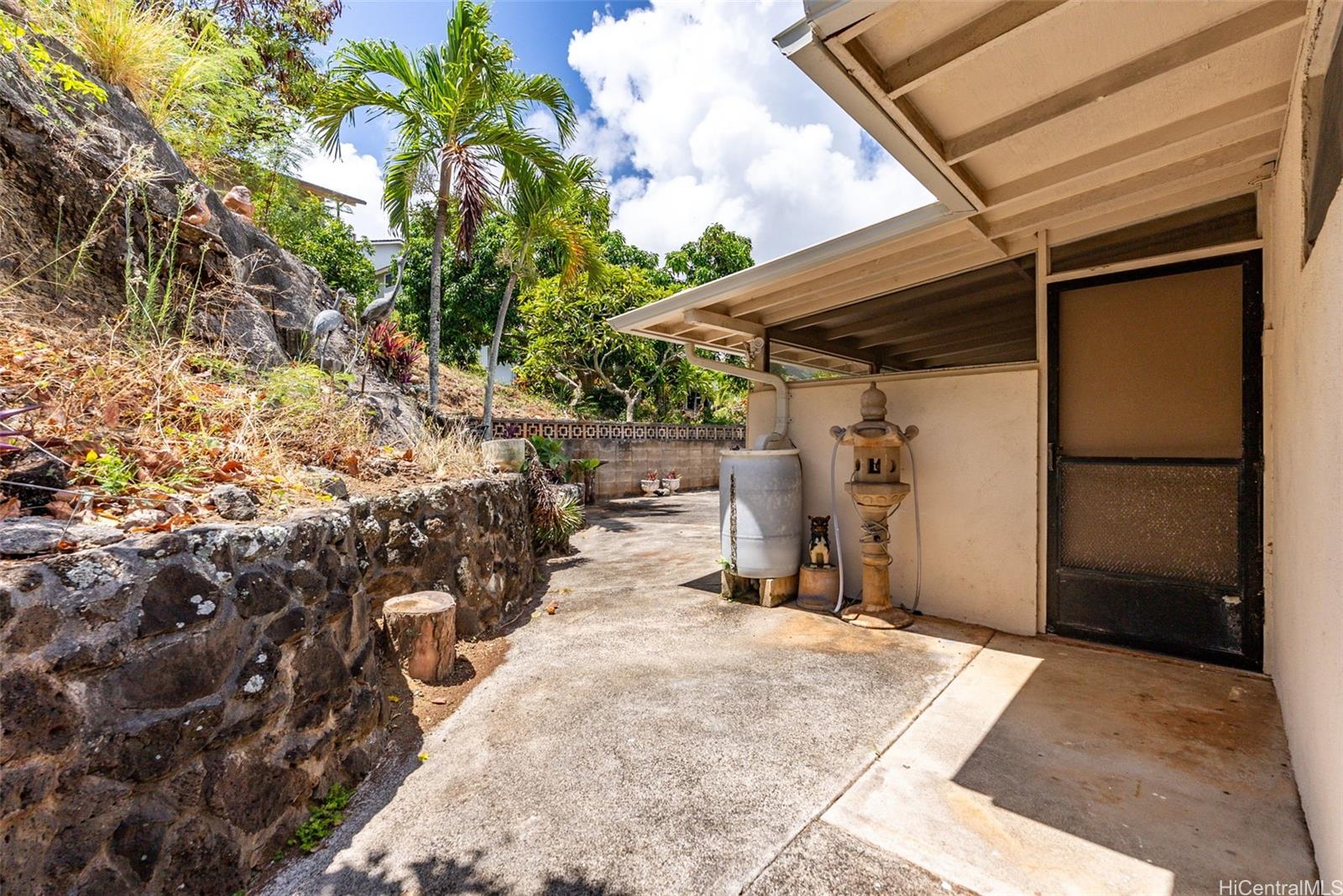1227  Mowai Street Keolu Hills, Kailua home - photo 9 of 20
