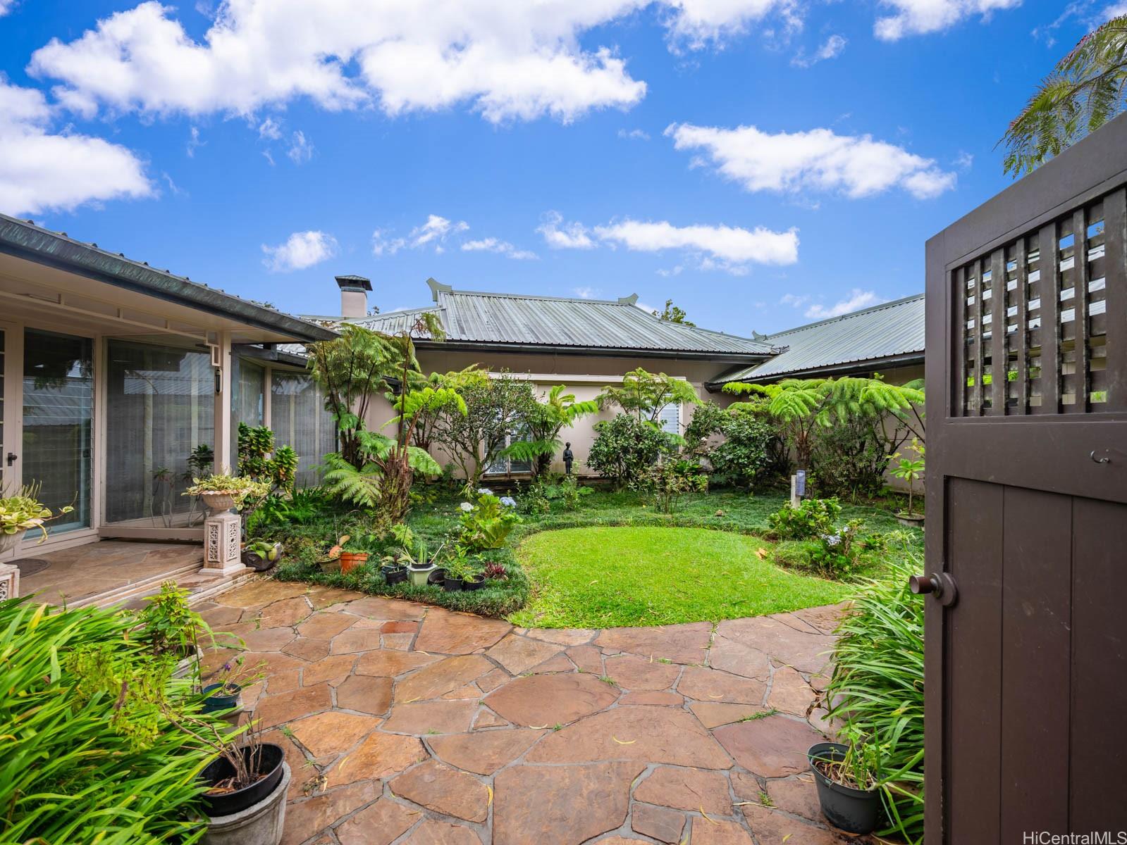 123  Kalaiopua Place Tantalus, Honolulu home - photo 7 of 25