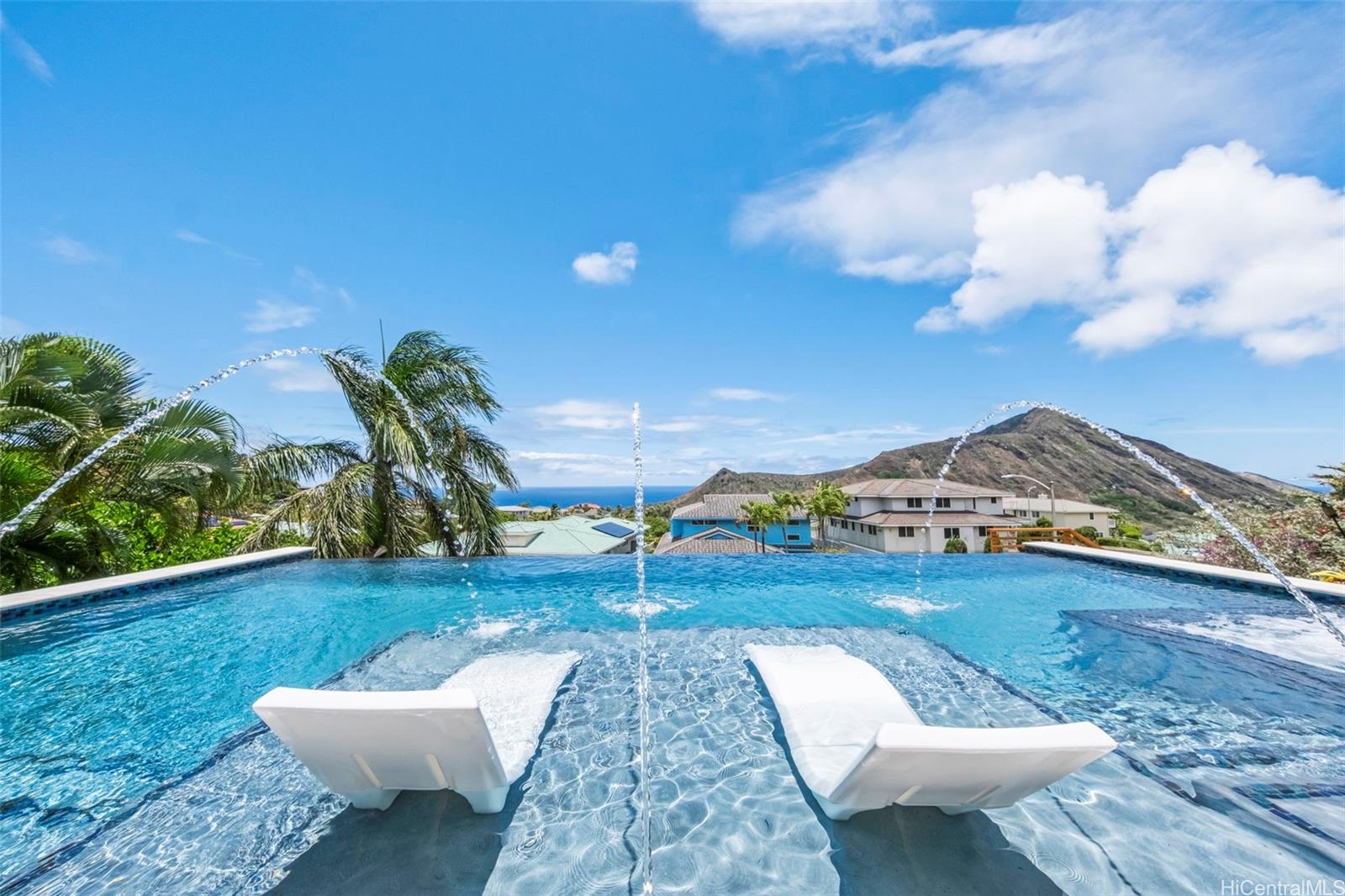 123  Waihili Place Napali Haweo, Hawaii Kai home - photo 2 of 25