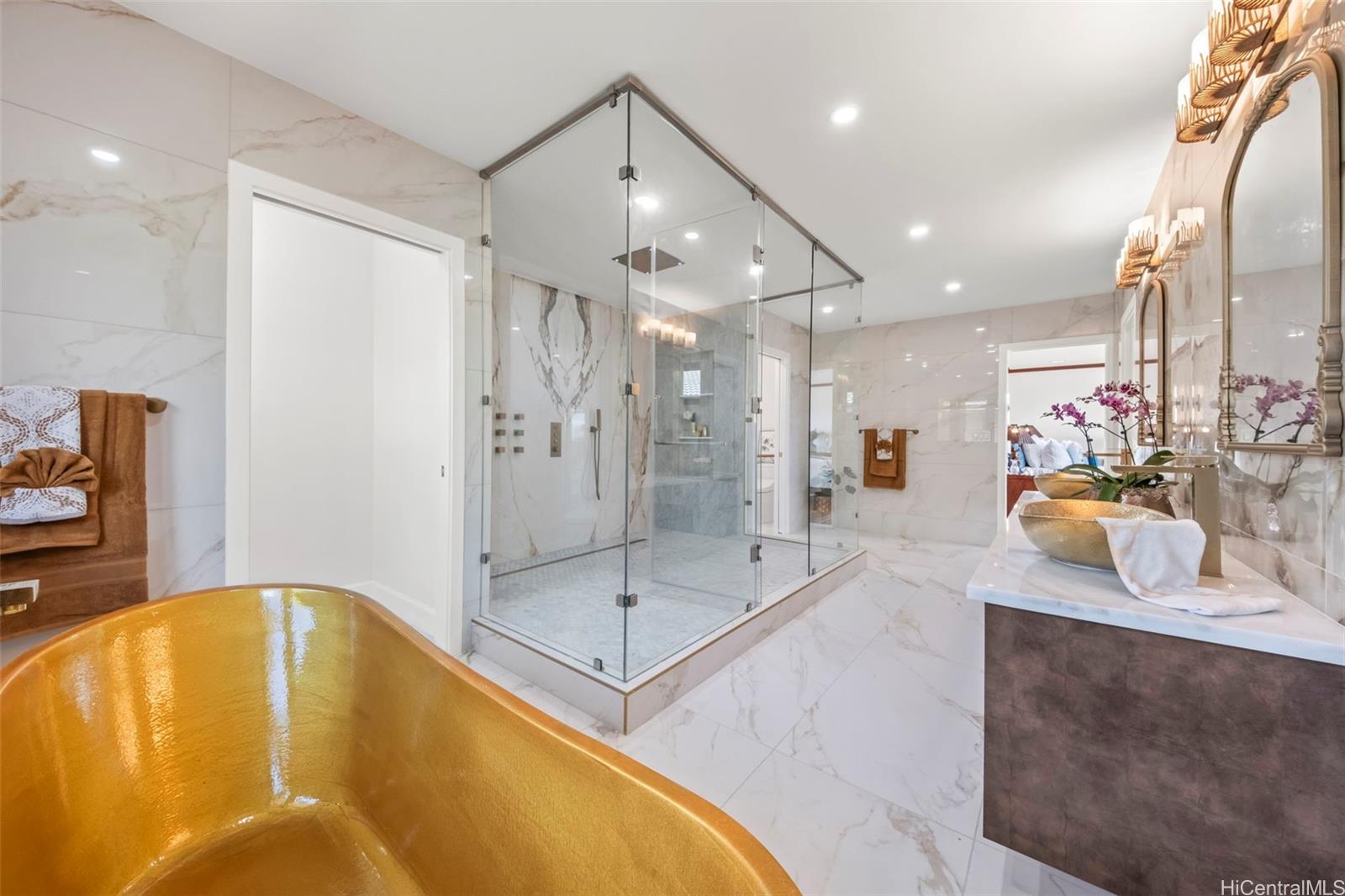 123  Waihili Place Napali Haweo, Hawaii Kai home - photo 10 of 25