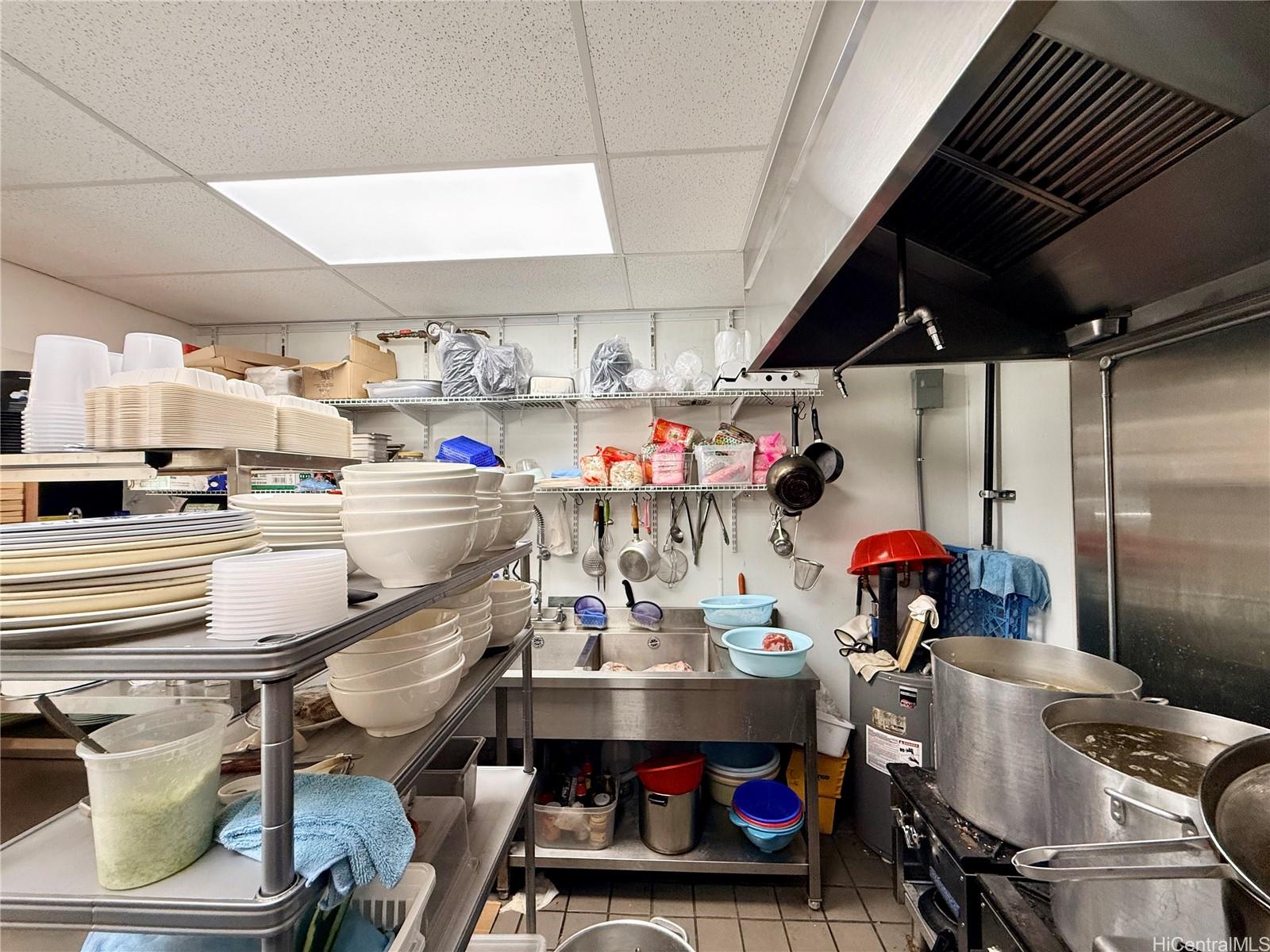 1232 Waimanu St Kakaako  - photo 11 of 13