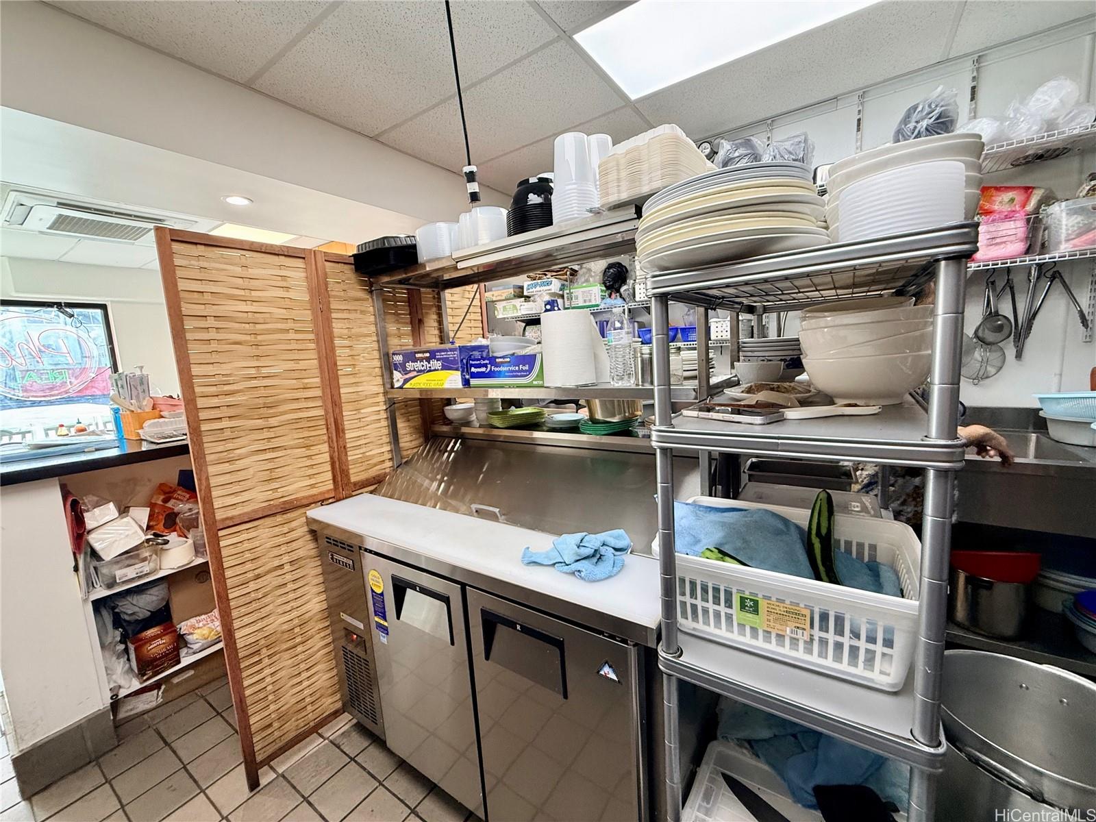 1232 Waimanu St Kakaako  - photo 7 of 13