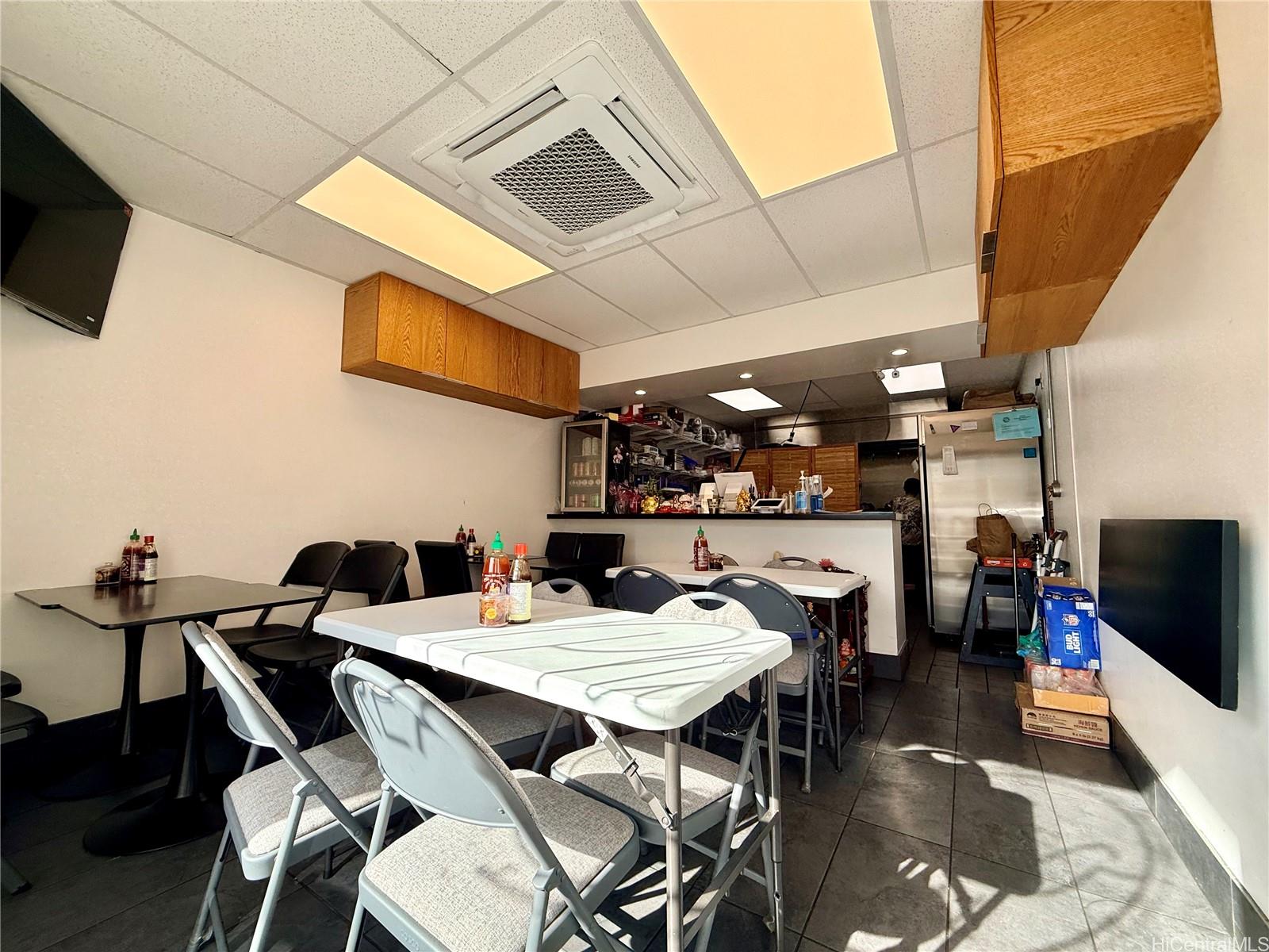 1232 Waimanu St Kakaako  - photo 8 of 13