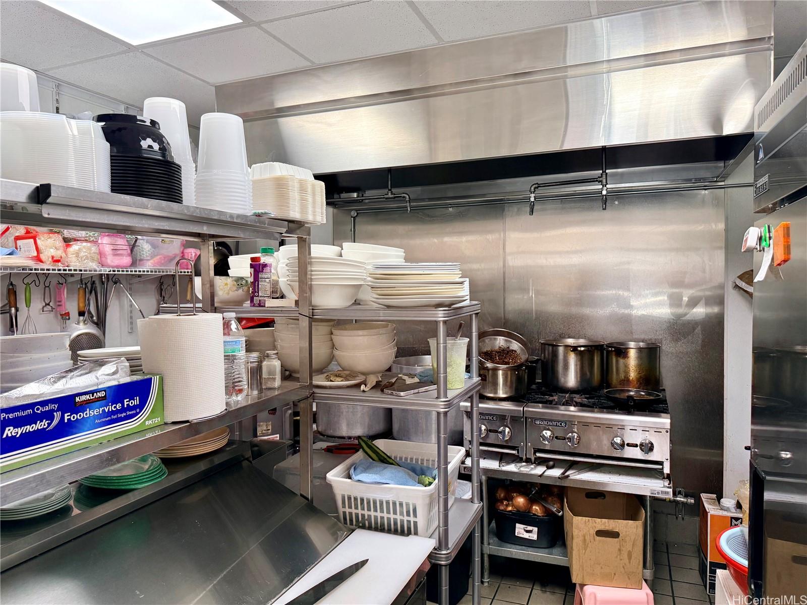 1232 Waimanu St Kakaako  - photo 9 of 13