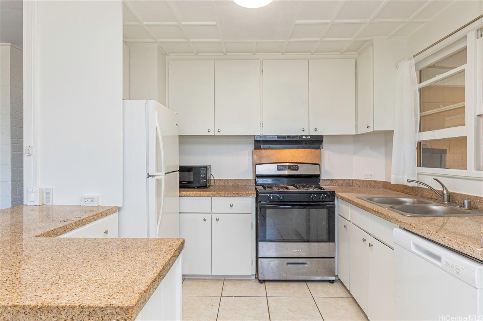 1233  Keolu Drive Keolu Hills, Kailua home - photo 7 of 25