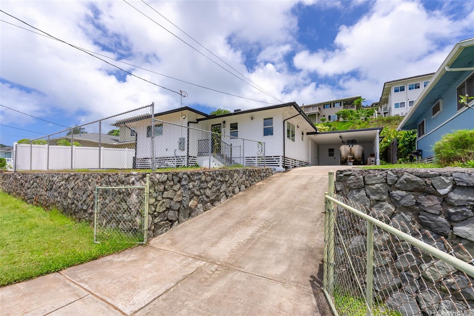 1235  Manulani Street Keolu Hills, Kailua home - photo 18 of 21