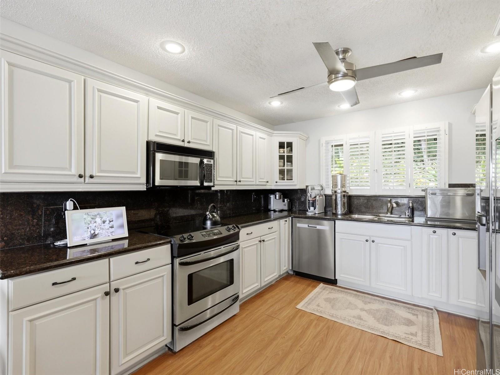 Lakeview condo # 4C, Kailua, Hawaii - photo 4 of 22