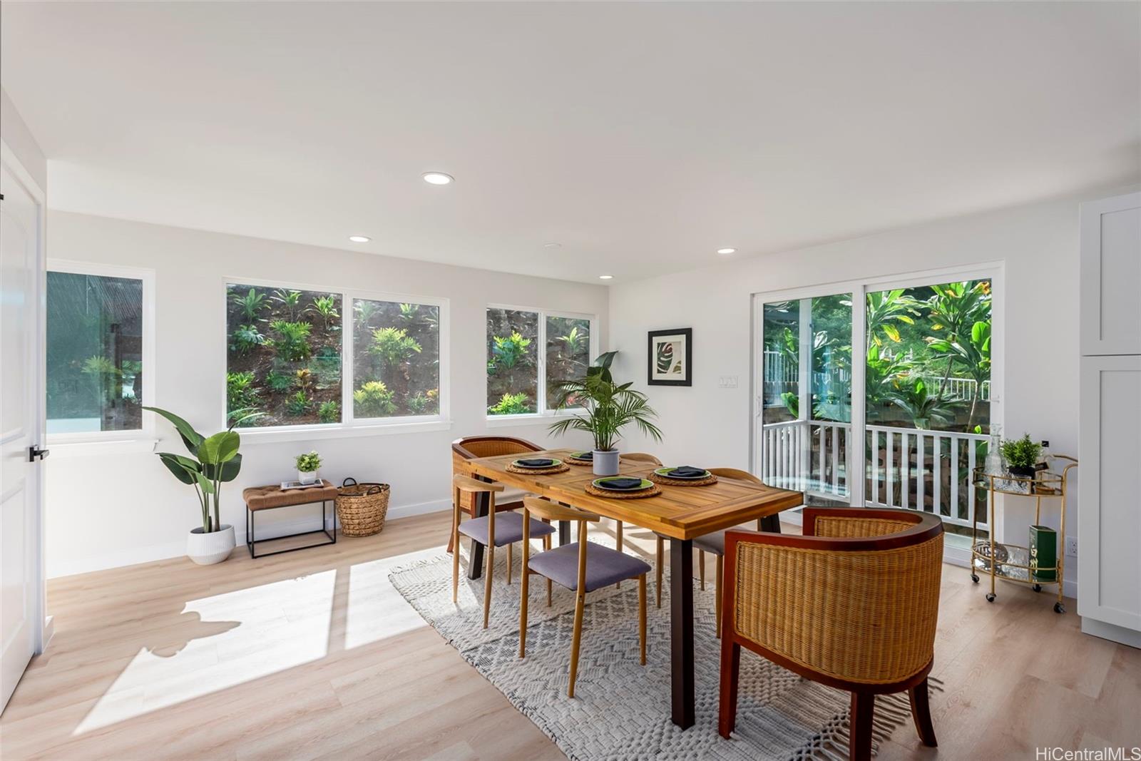 1237  Nanialii Street Keolu Hills, Kailua home - photo 8 of 25