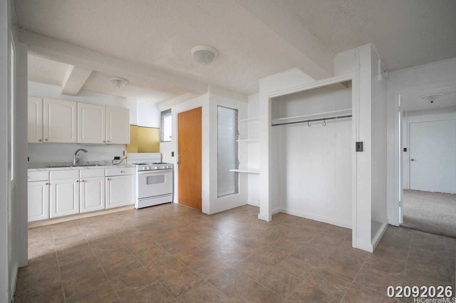 1237 Palolo Ave Honolulu - Rental - photo 5 of 22