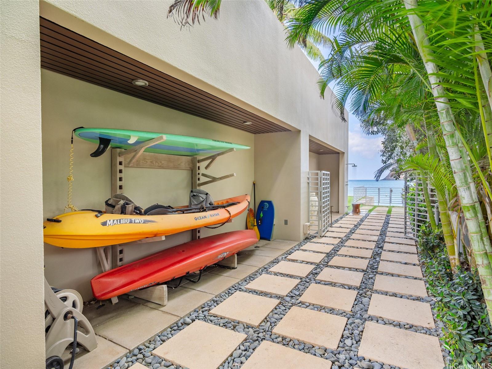 1240  Mokulua Drive Lanikai, Kailua home - photo 11 of 25