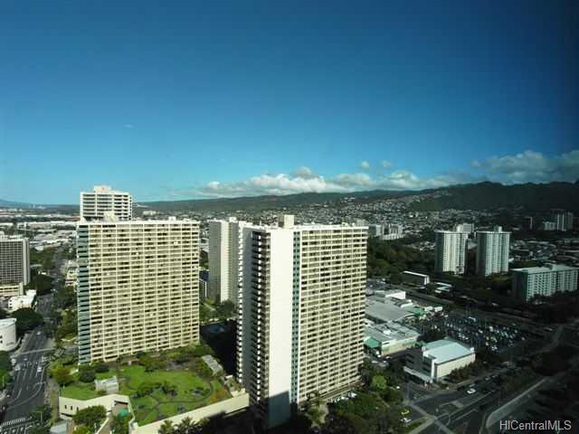 Capitol Place condo # PH3501, Honolulu, Hawaii - photo 6 of 10