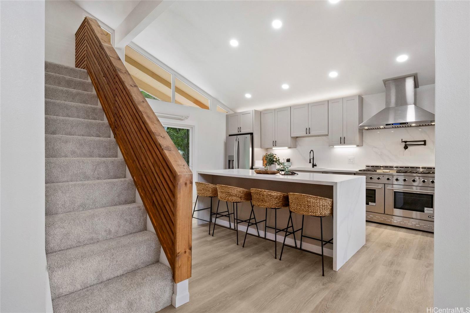 1244  Mokuhano Street Kalama Valley, Hawaii Kai home - photo 2 of 22