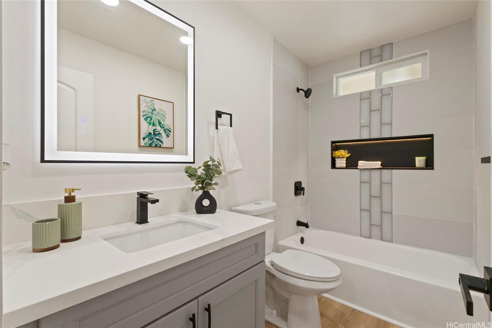 1244  Mokuhano Street Kalama Valley, Hawaii Kai home - photo 13 of 22