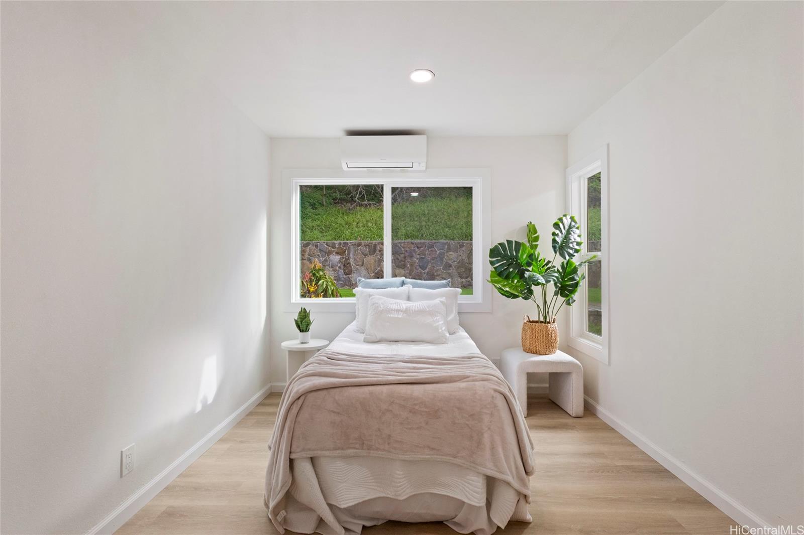 1244  Mokuhano Street Kalama Valley, Hawaii Kai home - photo 15 of 22