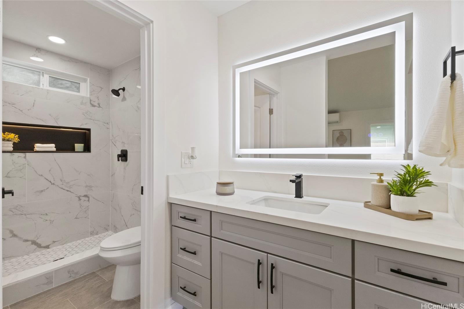 1244  Mokuhano Street Kalama Valley, Hawaii Kai home - photo 18 of 22