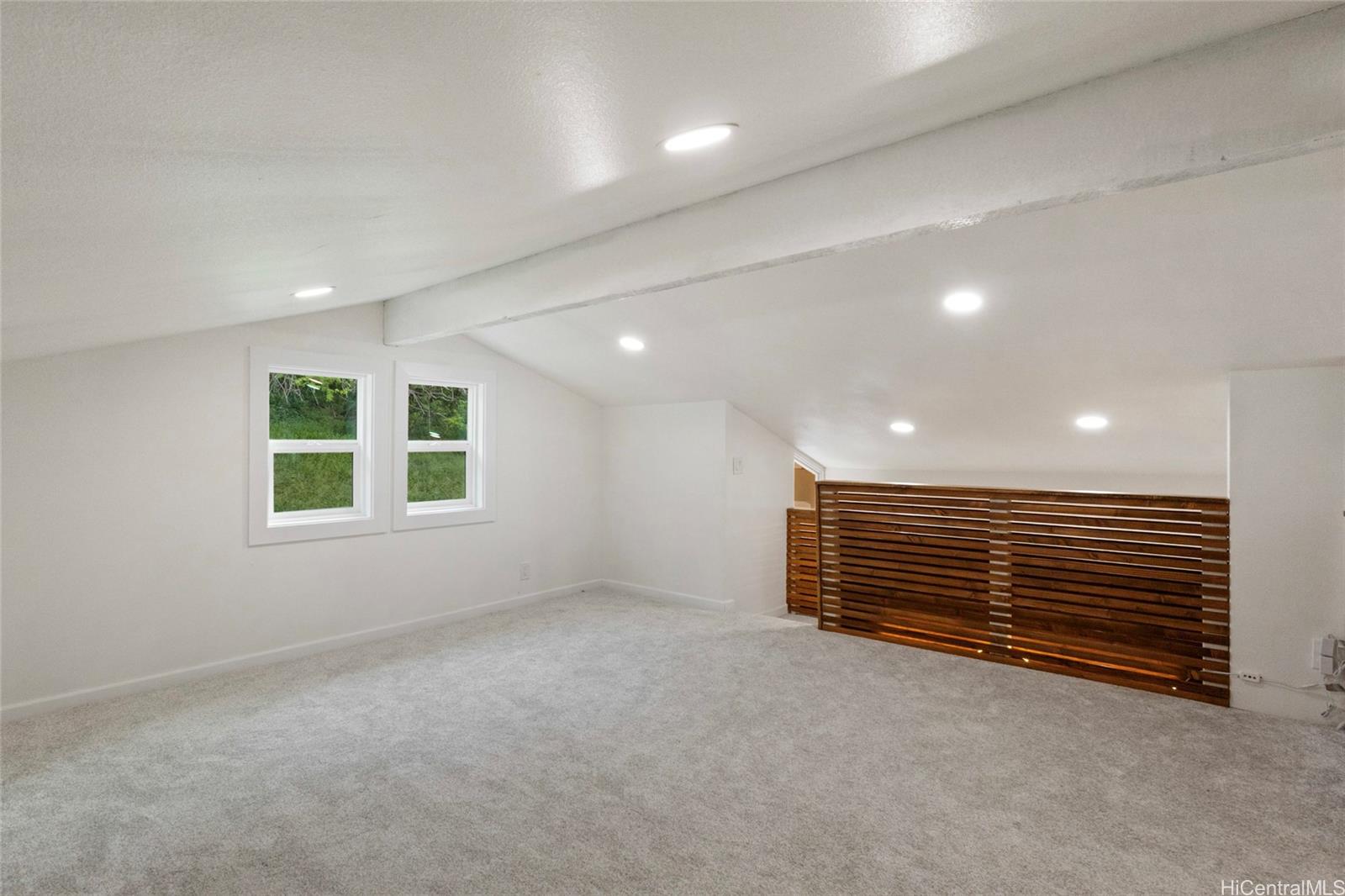 1244  Mokuhano Street Kalama Valley, Hawaii Kai home - photo 19 of 22