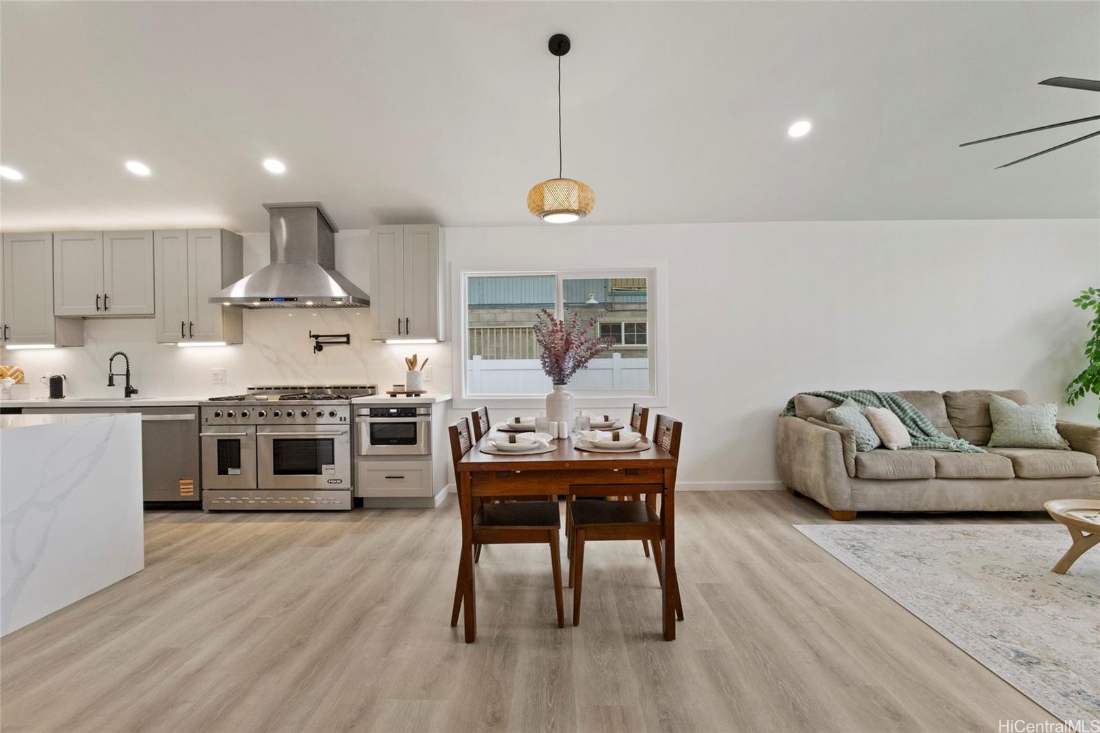 1244  Mokuhano Street Kalama Valley, Hawaii Kai home - photo 8 of 22