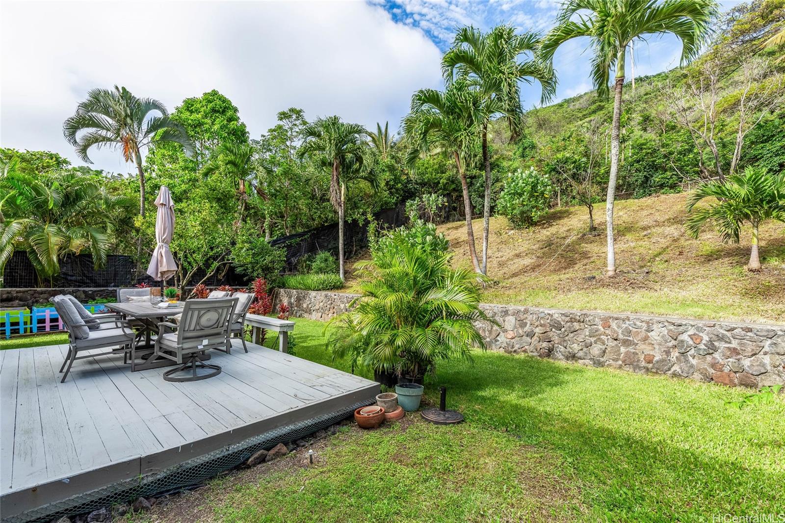 1245  Kaeleku Street Kalama Valley, Hawaii Kai home - photo 21 of 25