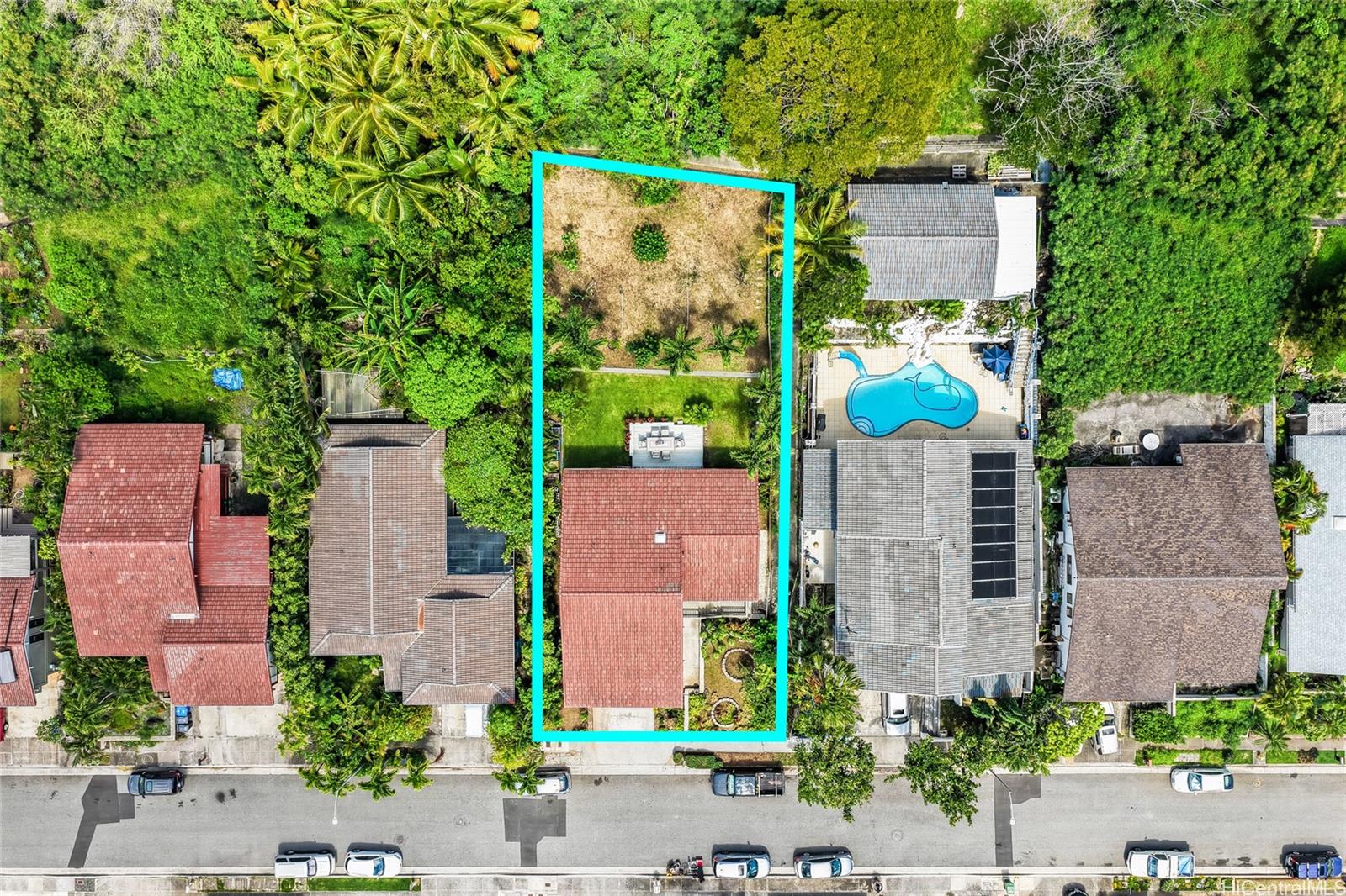 1245  Kaeleku Street Kalama Valley, Hawaii Kai home - photo 23 of 25